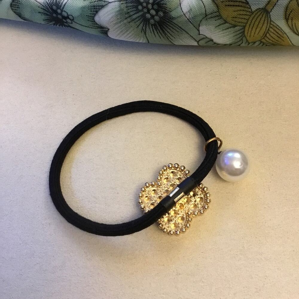 Black & Matte Gold Flower & Pearl Hair Tie - Picture 3 of 4